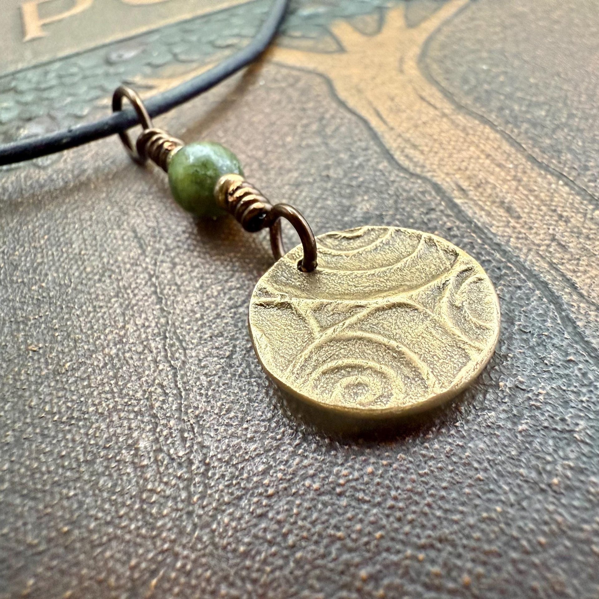 Four Leaf Clover, Bronze Necklace, Wax Seal Charm, Connemara Marble, Irish Celtic Jewelry, Lucky Charm, Celtic Witch, Irish Shamrock Luck